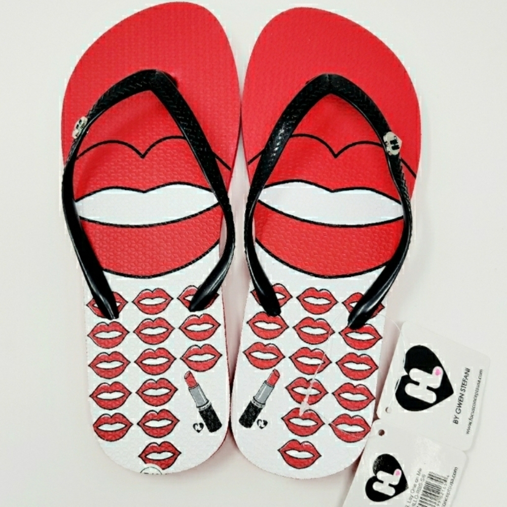 Gwen Stefani Harajuku Lovers Flip Flops Lay One On
